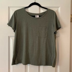 Basic pocket tee